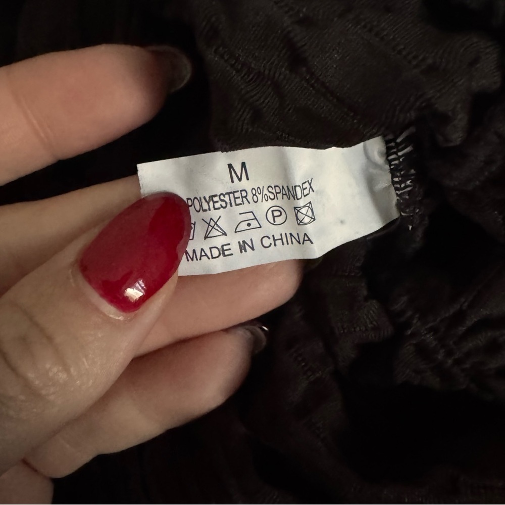 Black Textured scrunch butt Leggings - Picture 5 of 5